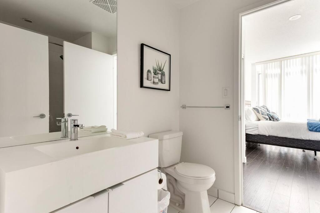 Luxury Downtown Lakeview & City View Condo Toronto Ngoại thất bức ảnh